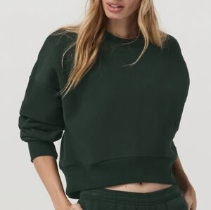 1487 NWT Vuori Restore Mini Crew Evergreen Sz Small